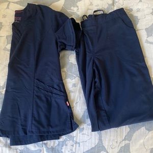 Women’s Urbane scrub set